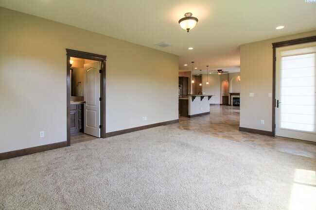 Photo - 3 Bed/2.5 Bath Large Horn Rapids Home