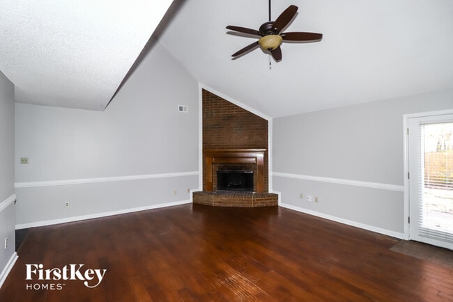 Photo - 8824 Bredbury Cove E