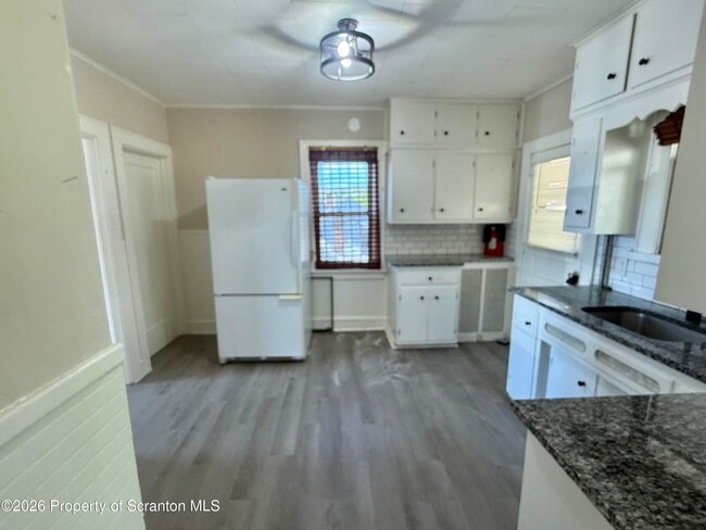 Photo - 405 Fig St