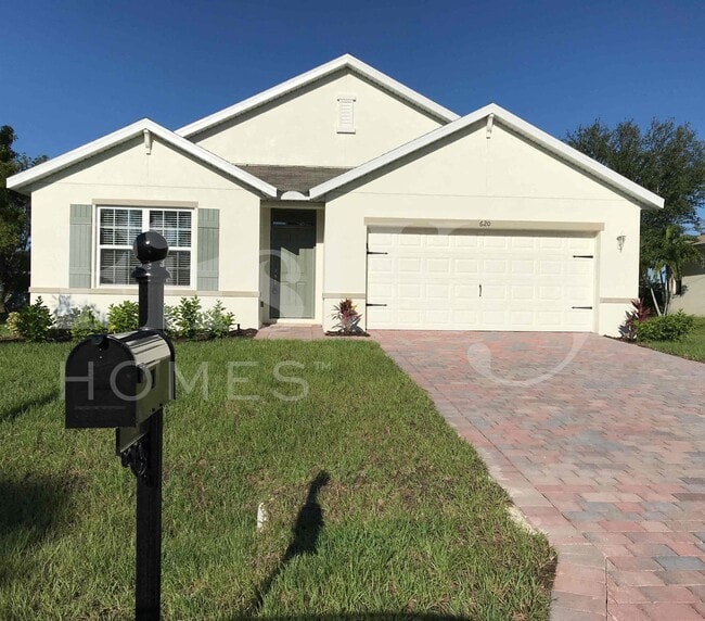 Building Photo - 620 SE 1st Pl