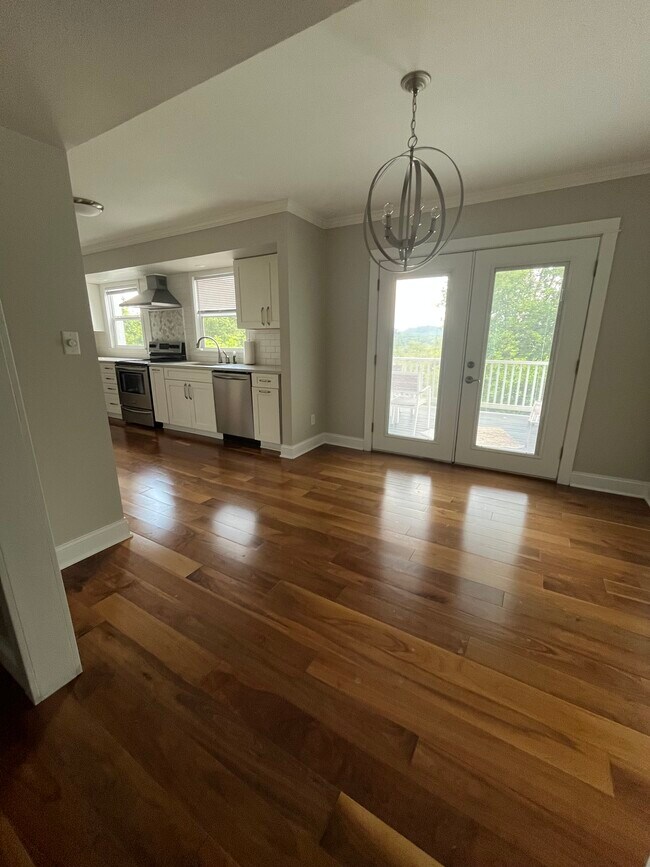 Photo - 836 Augusta Ave