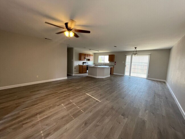 Photo - 531 Cantebury Park Ln