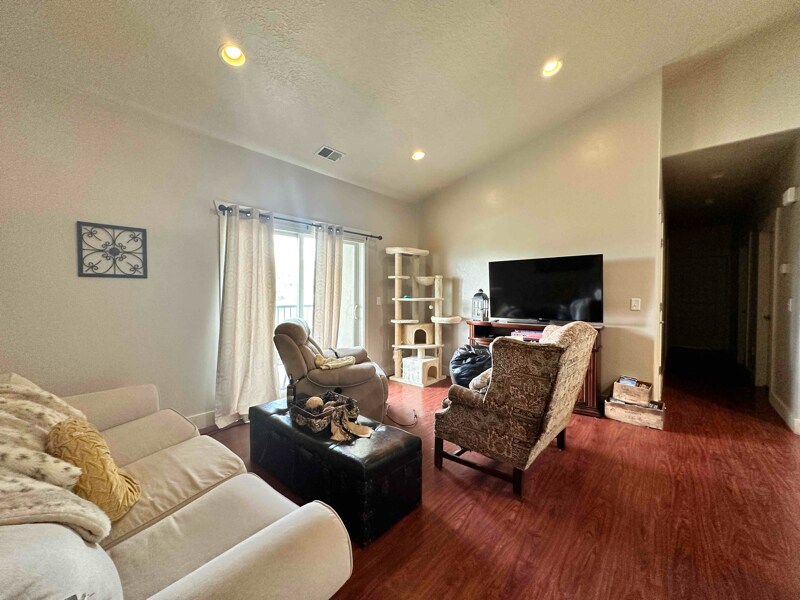 Photo - 193 W Springview Dr
