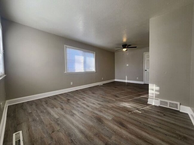 Photo - Cozy 3-Bed, 1-Bath Apartment on Filmore St...