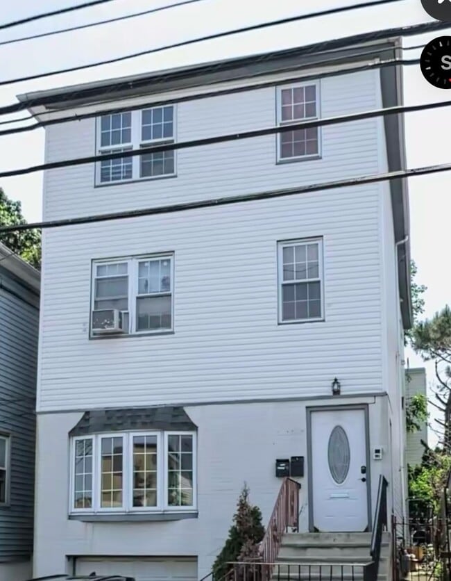 Building Photo - 48 W 55th St Unit 2 Rental