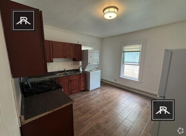 Building Photo - 4 bedroom in Allston MA 02134 Unit 2 Rental