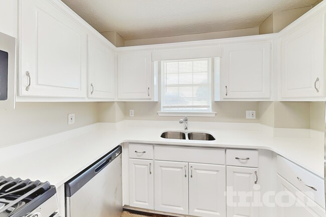 Photo - 195 Falcon Ridge Dr