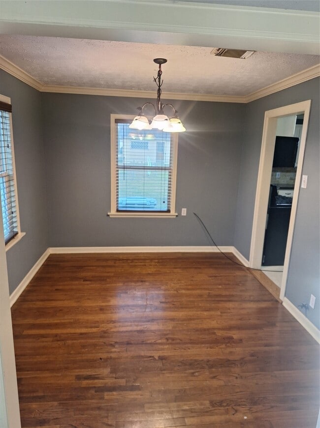 Photo - 2043 Alta Vista St