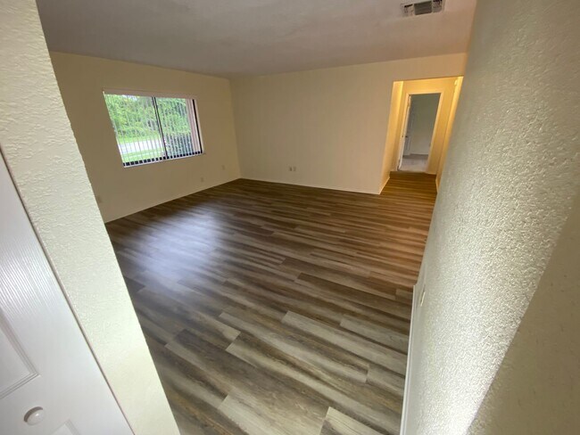 Photo - 3/2/2 Deltona available January 5, 2026