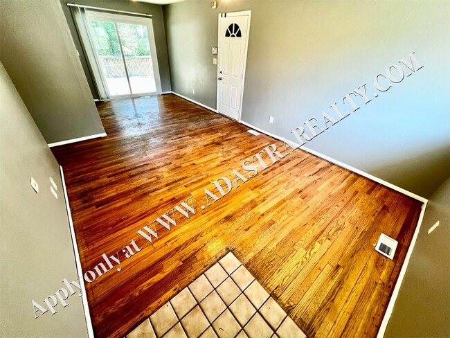 Photo - Very Nice 3 bedroom Home in Kansas City, MO-Available in MAY!!