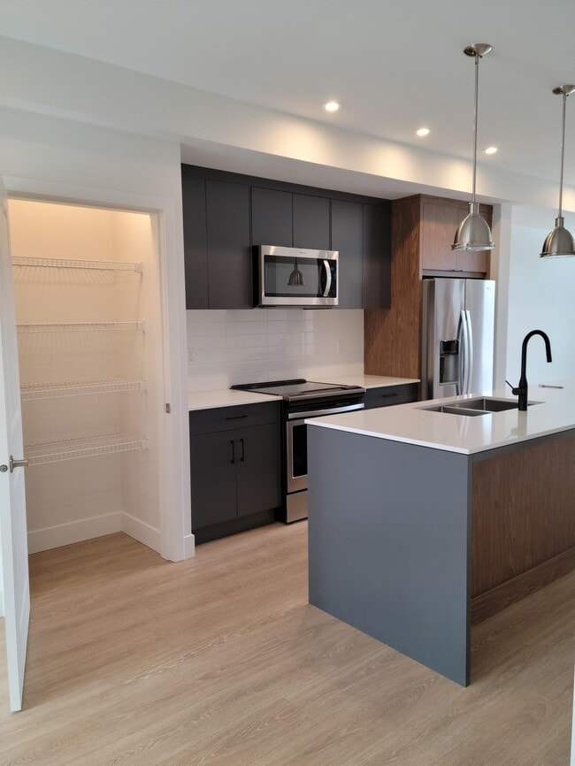 Photo - 1502-1502 McCallum Rd