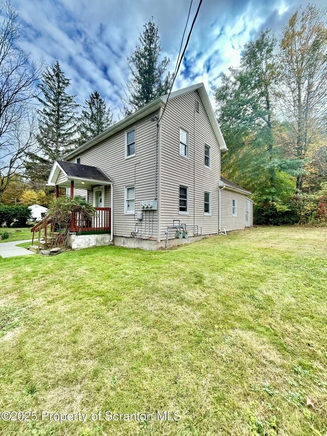 Photo - 1395-1395 Old Trail Rd