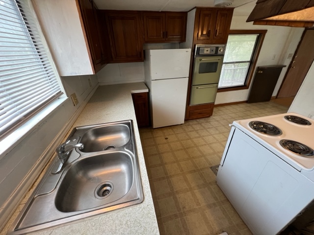 Photo - 202 Harmons Way House