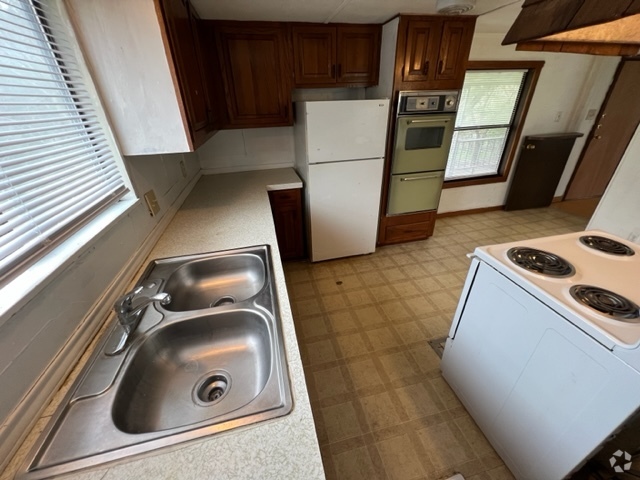 Building Photo - 202 Harmons Way Rental