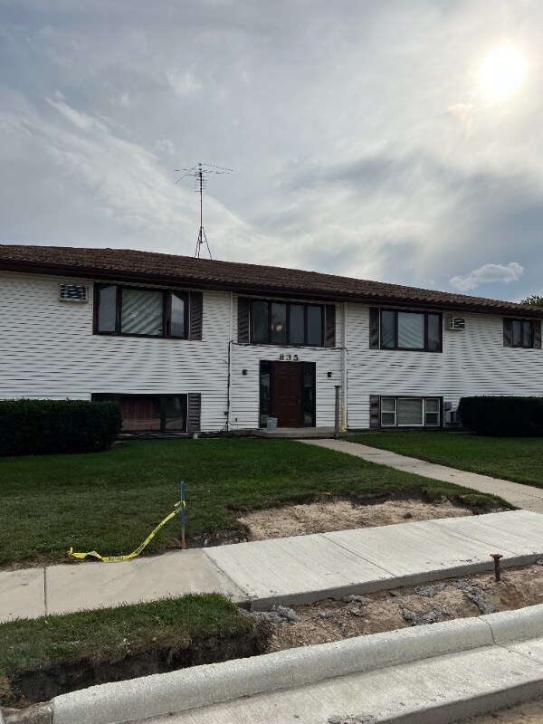 835 Illinois Ave 202  