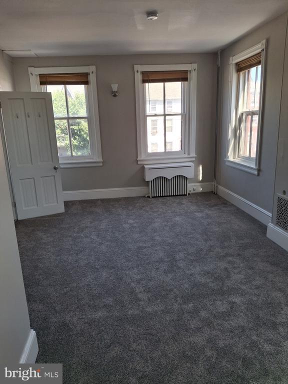 Photo - 212 E Broad St