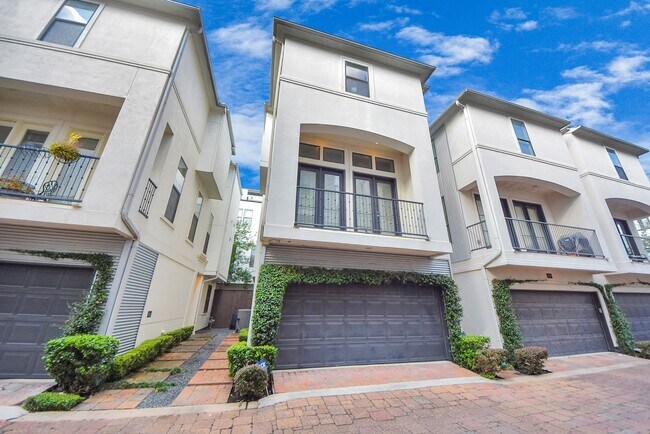 Photo - 1831 Dart St