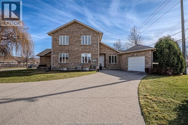 Photo - 1708 Banwell Rd