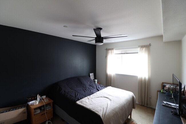 Photo - 2 Bed 2 Bath - Condo - W/S/G Included - Pet Friendly - NAS Whidbey
