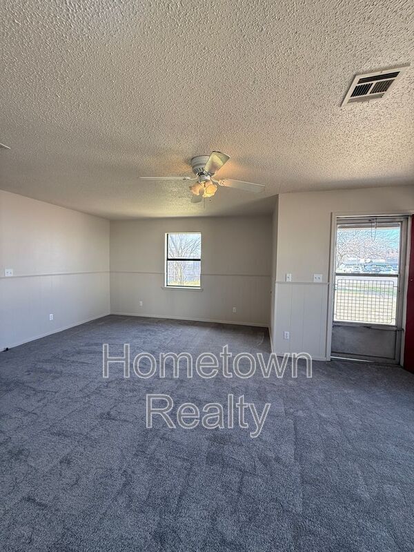 Photo - 5 W Farrall St