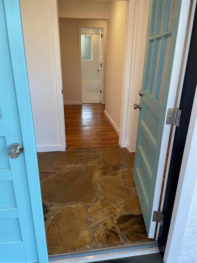 Photo - 2826 Amelia Rd