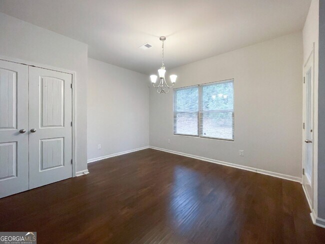 Photo - 202 Daisy Cir