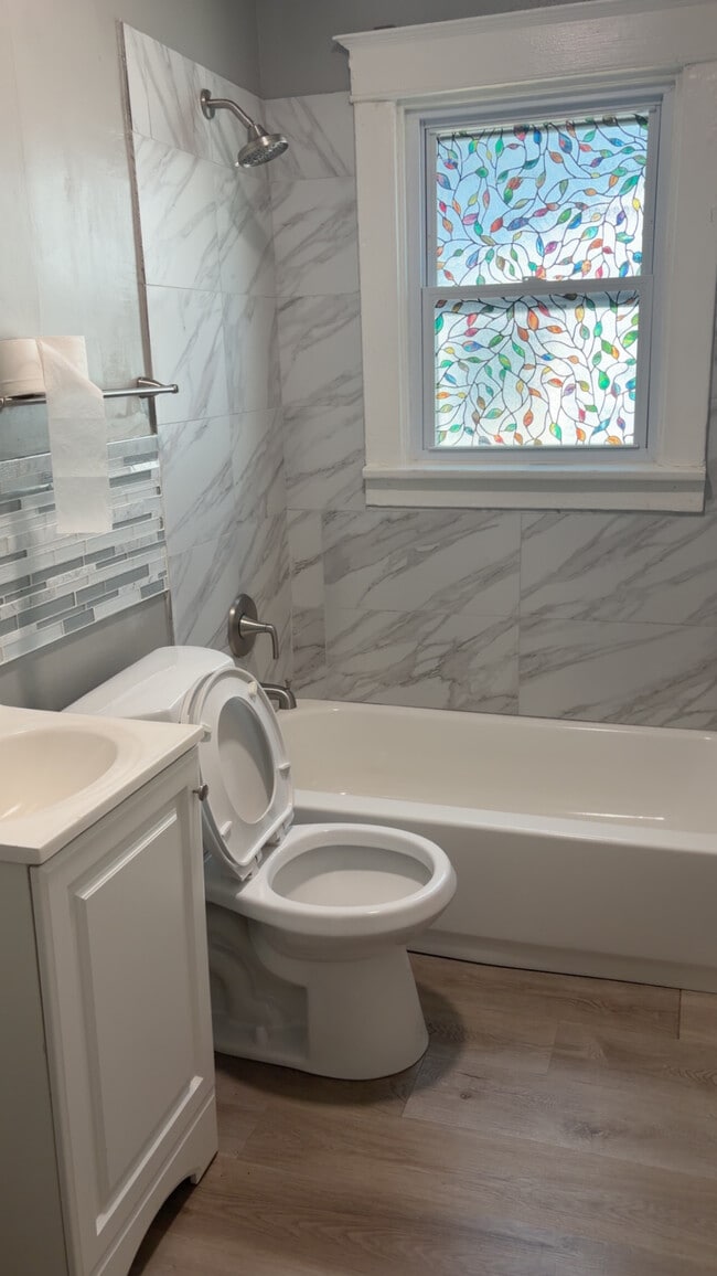 Bathroom - 1335 Gregan Pl