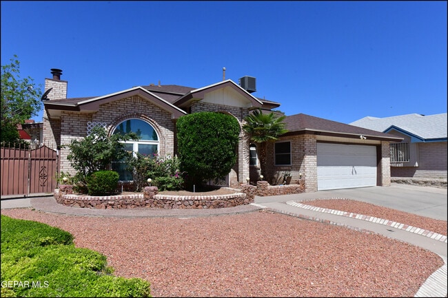 Photo - 1857 Ralph Janes Pl