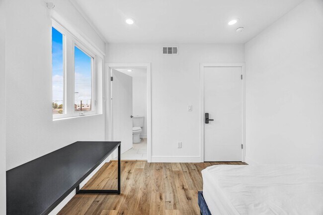 Photo - 1543 W. 37th Pl Los Angeles, CA 90018