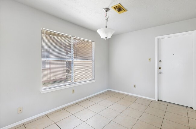 Photo - 7310 Maple Walk Dr