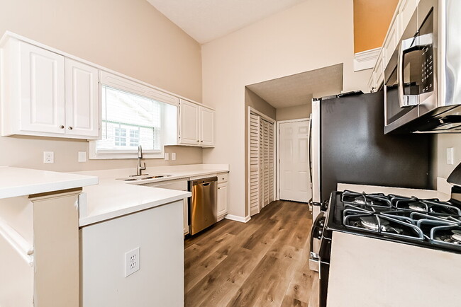 Photo - 125 Gingerbread Pl