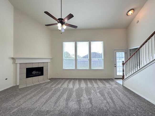 Photo - 2211 Highland Crossing Dr