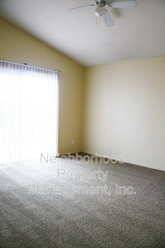 Photo - 3574 N State Ave