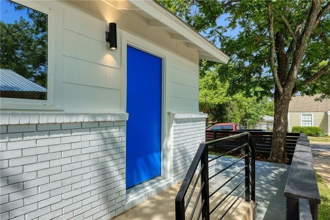 Photo - Remodeled 3X2 North Campus For August Unit #A