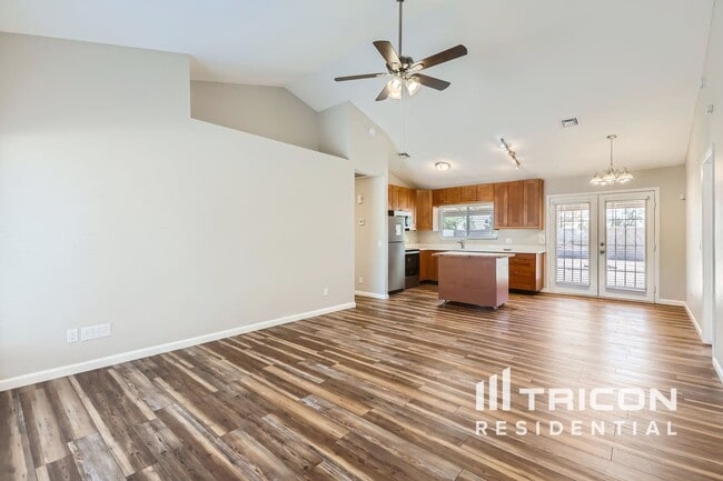 Photo - 673 E Estrella Dr