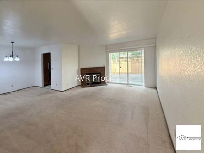 Photo - Beautiful townhome with duel primary bedrooms in fantastic location