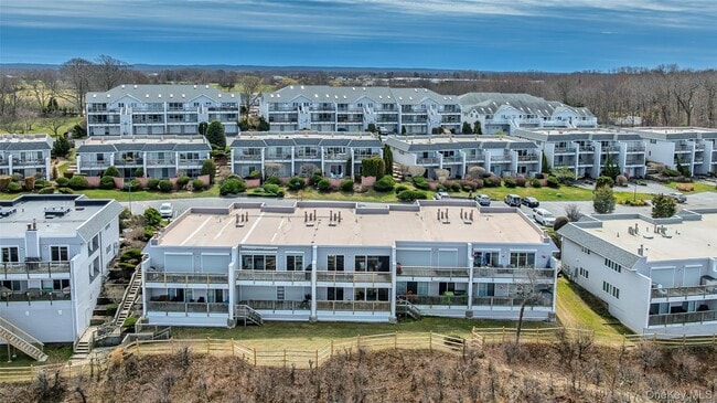 Photo - 801 Bluffs Dr N