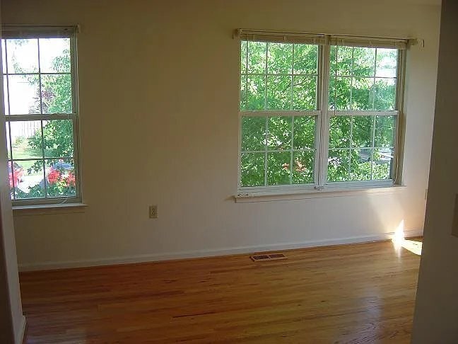 301 Barrington Ln