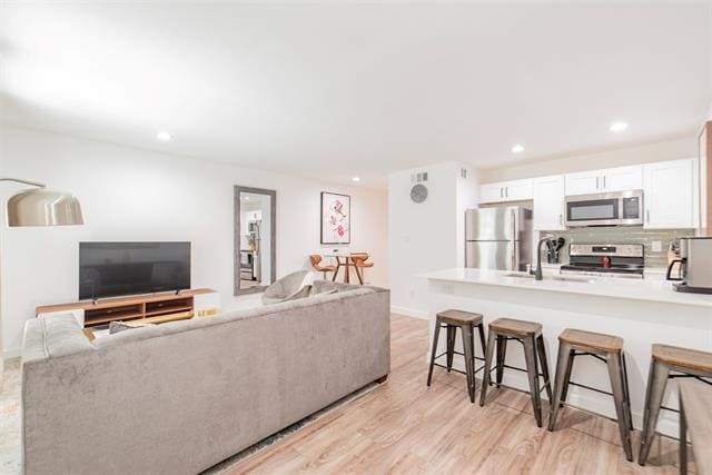 Building Photo - 606 N Marsalis Ave Unit 210