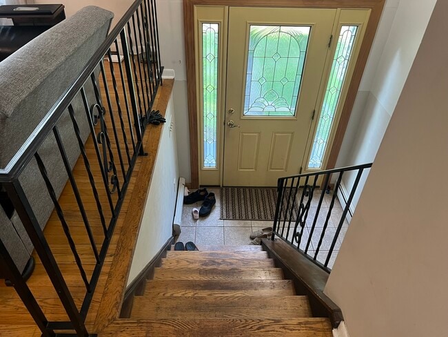 Foto de la entrada tomada desde el nivel superior - 85 Bear Paw Rd