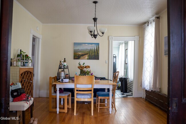 Photo - 908 3rd Ave