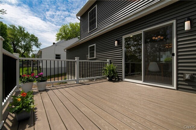 Photo - 8 Terrace Hill Dr