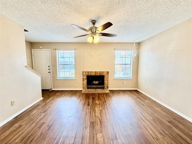 1251 Dallas Dr