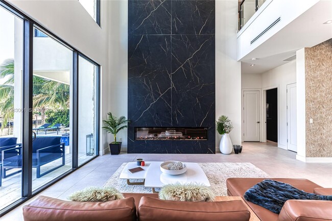 Photo - 2817 NE 35th St