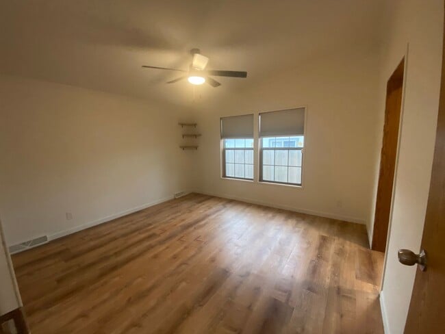 Photo - 1027 Falls Creek Dr