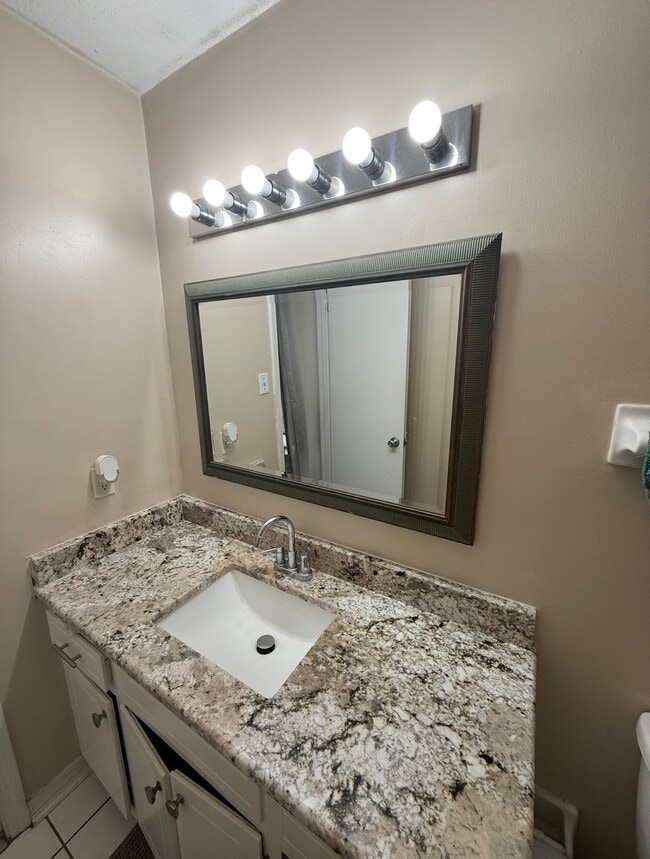 Photo - 965 Wesley Ave