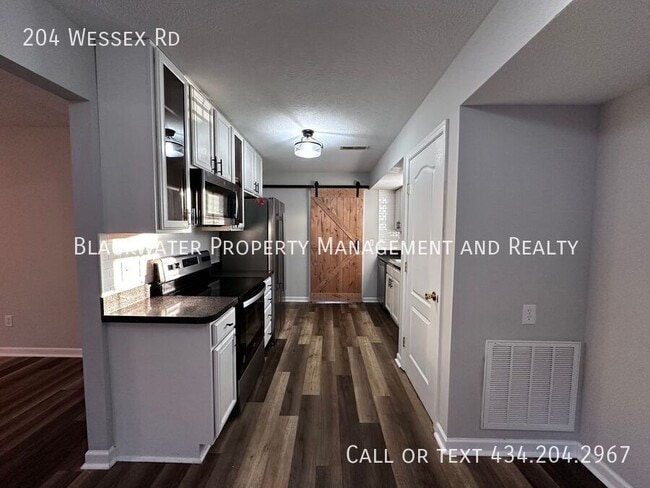 Photo - 204 Wessex Rd