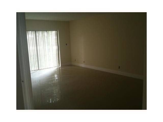 Photo - 8290 Lake Dr