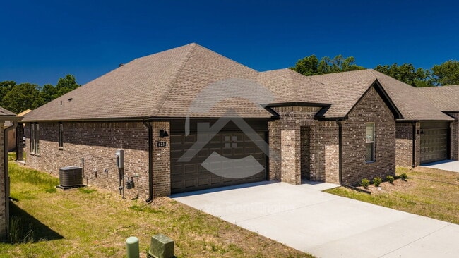 Photo - 623 Riley Ln