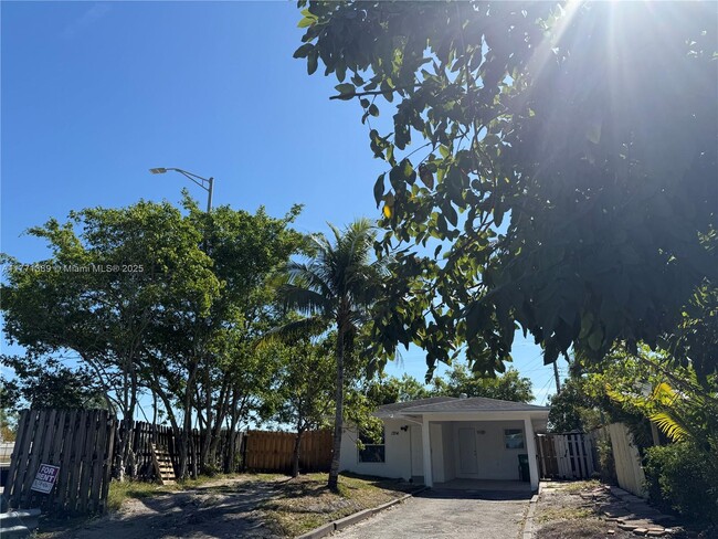 Photo - 1704 SW 43rd Ave Casa